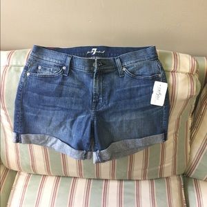 ❤️Seven for all Mankind Jean Shorts.  Size 27.